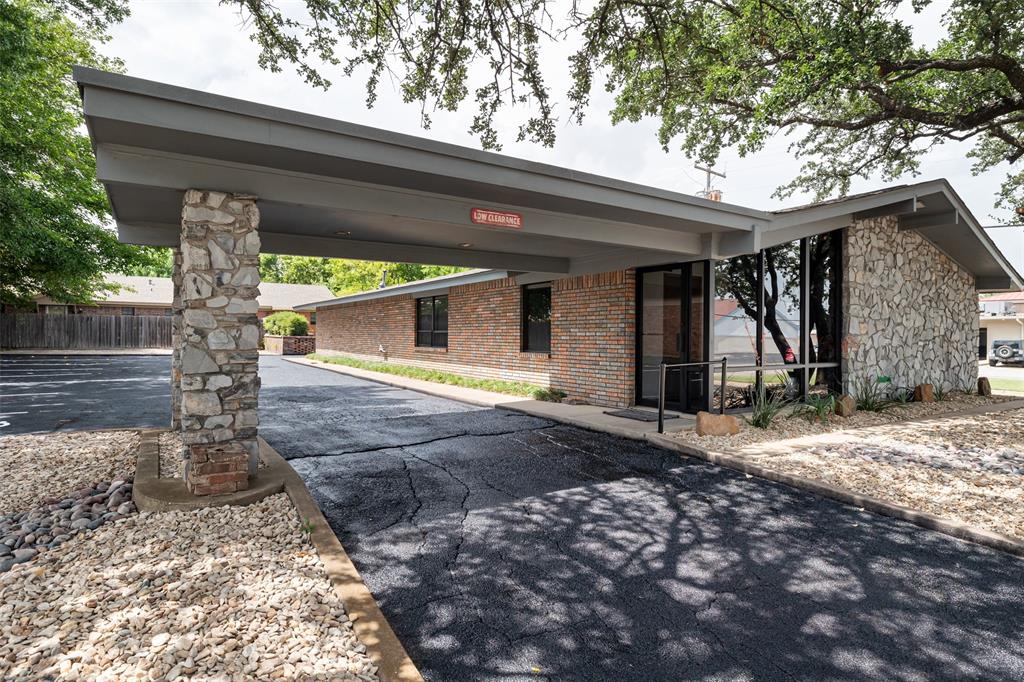 1512 Crestridge Drive — photo