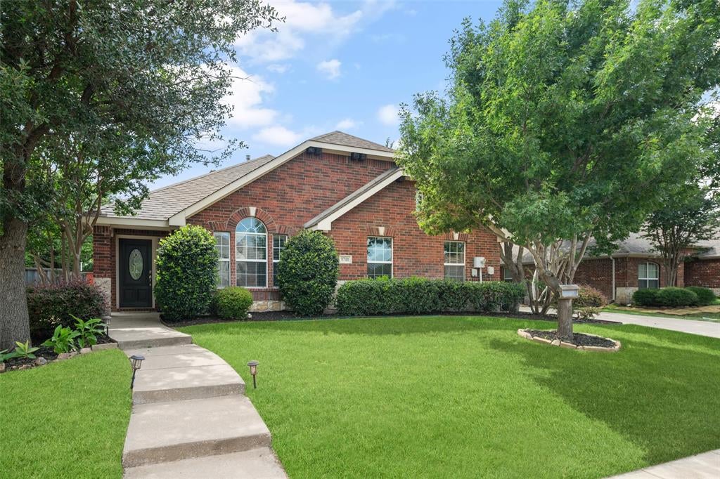 1711 Buckthorne Drive — photo