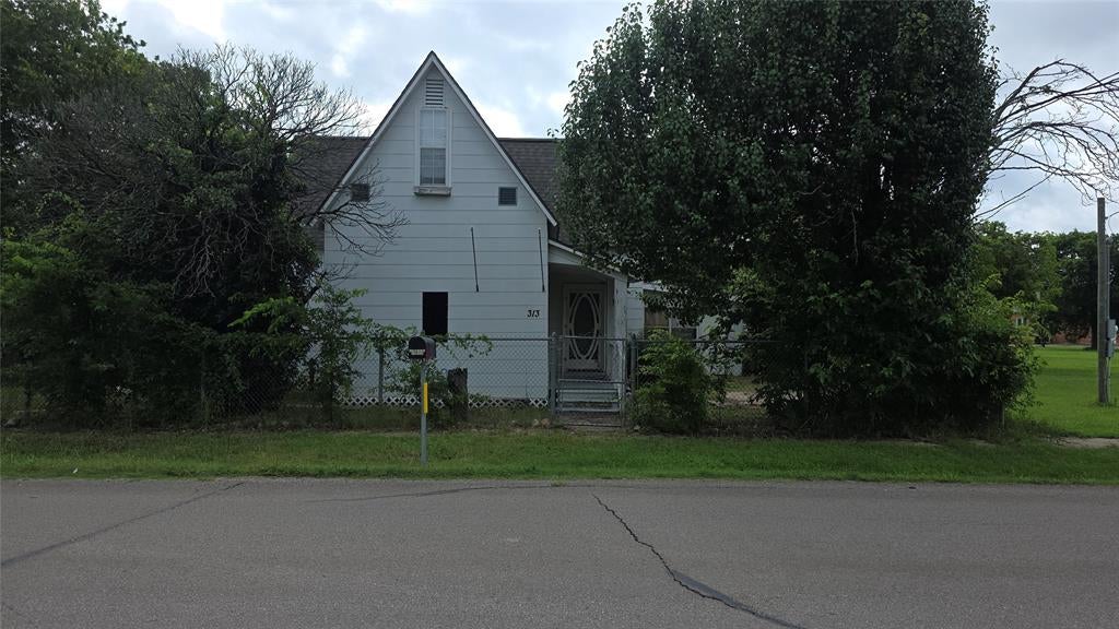 313 N Pearl Street — photo