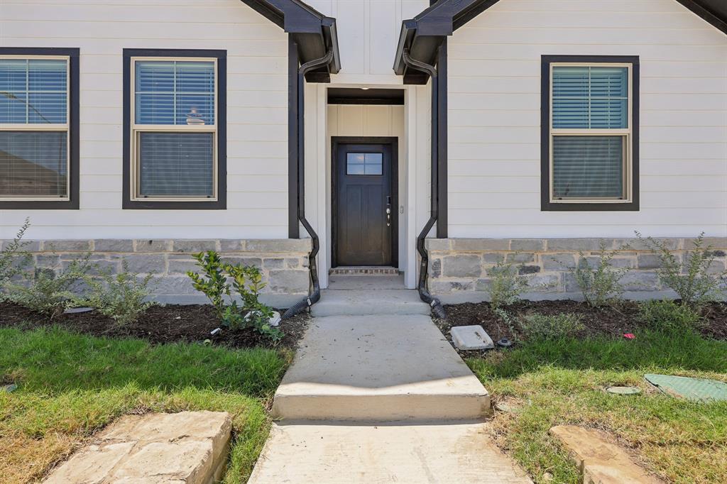 3281 Mint Springs Street — photo