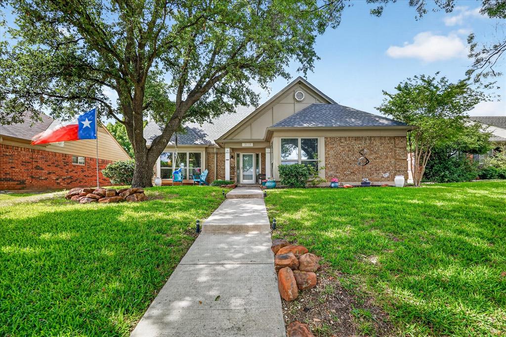 2117 Lavaca Trail — photo