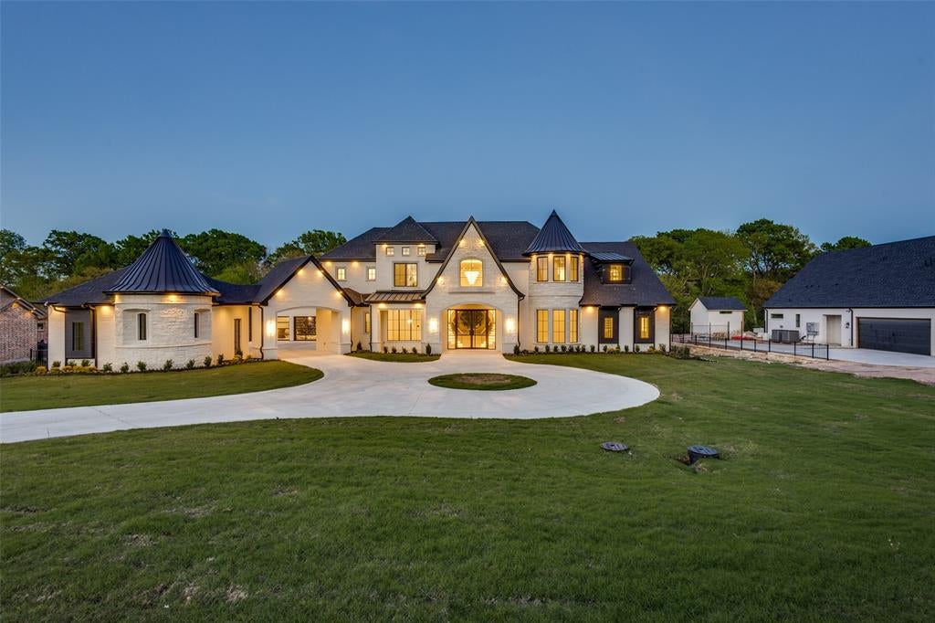 4636 Lake Breeze Drive — photo