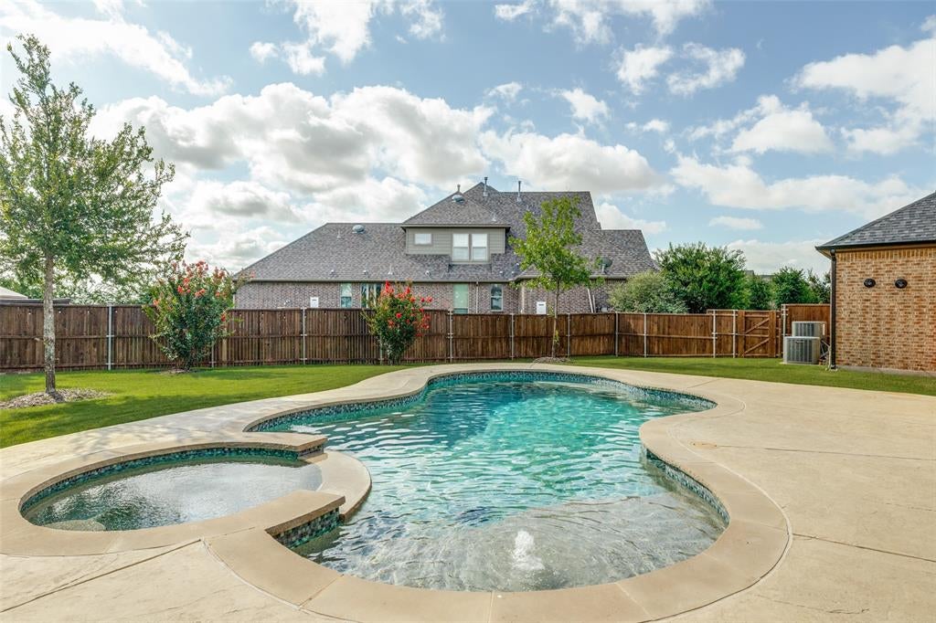 2723 Village Creek Street — photo