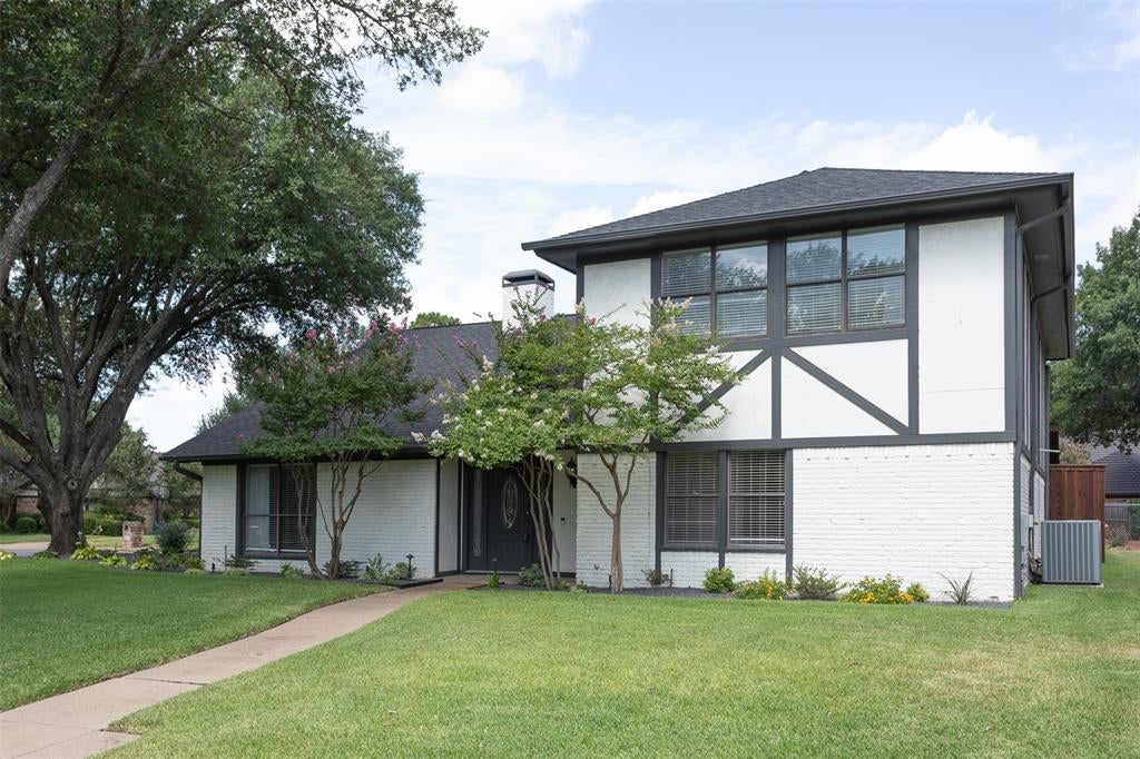 1121 Augusta Court — photo