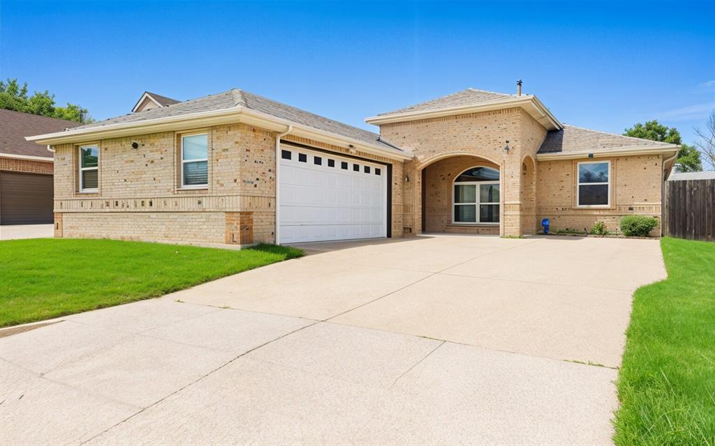 3807 Winding Road — photo