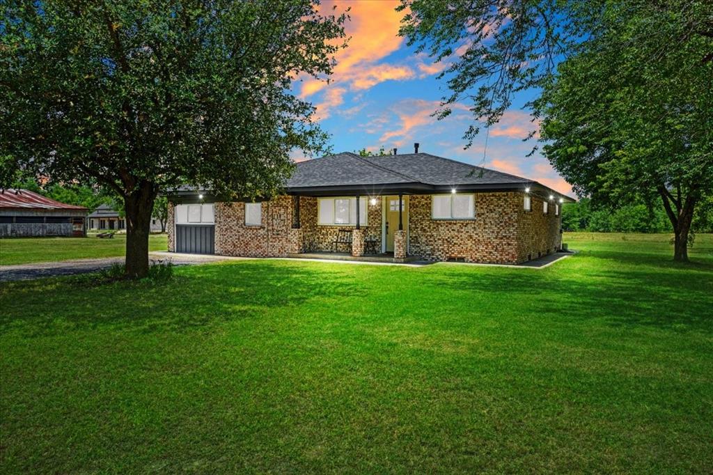 4938 County Road 4410 — photo
