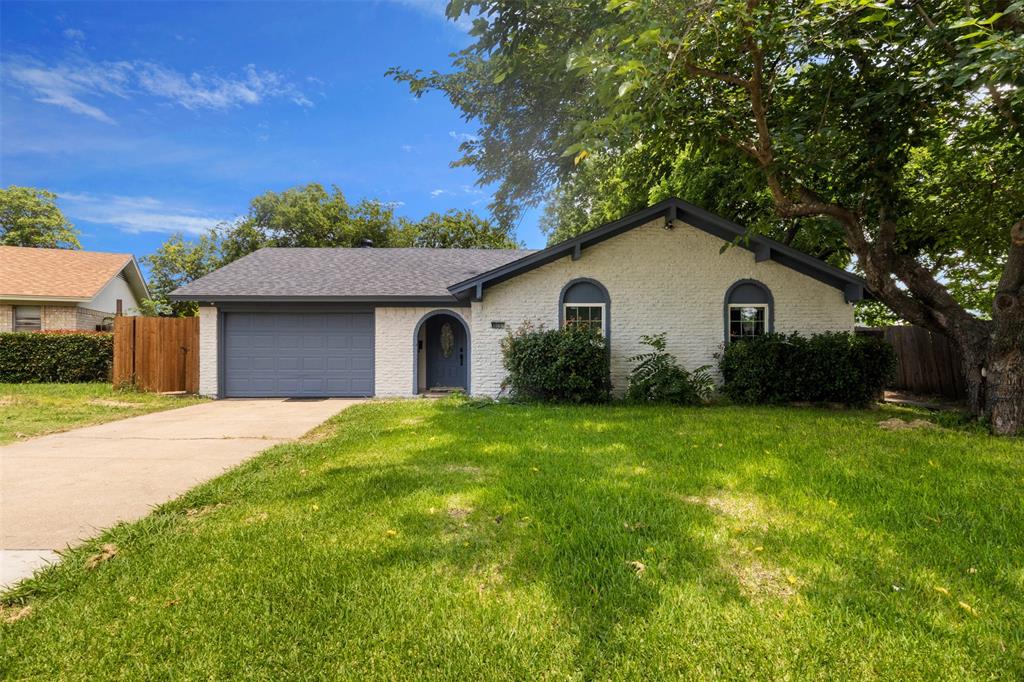 1065 Sunset Circle — photo