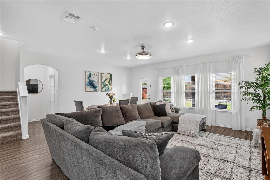 6404 Cheshire Street — photo