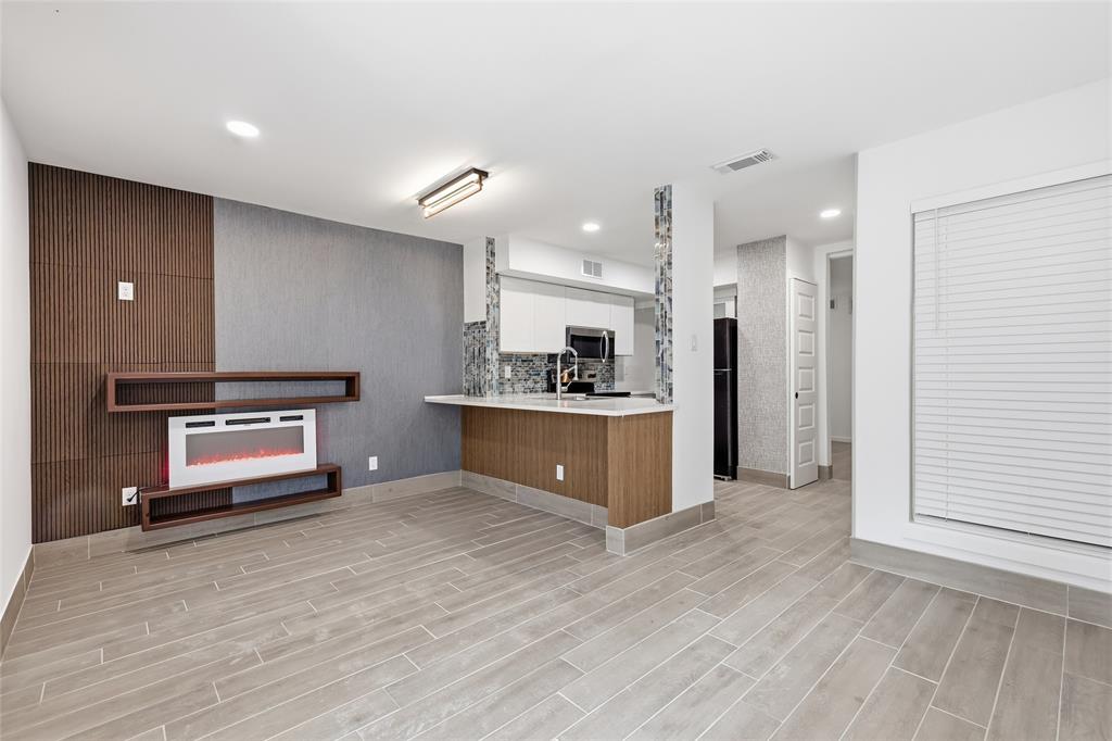 9815 Walnut Street 114 — photo