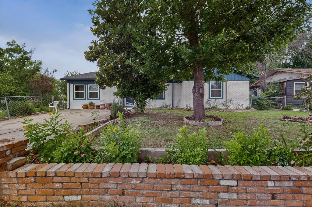 12207 Queen Drive — photo