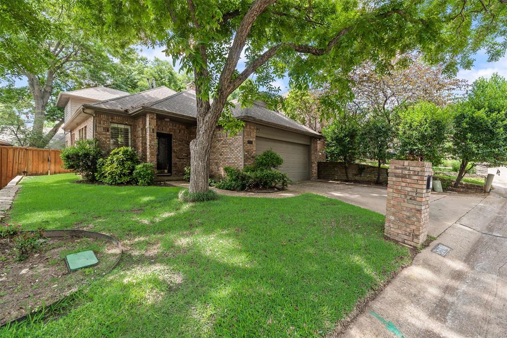 2314 Club Oaks Court — photo