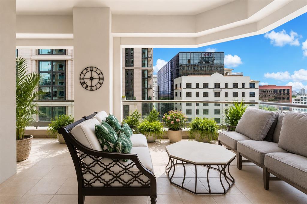2300 Wolf Street 5D — photo