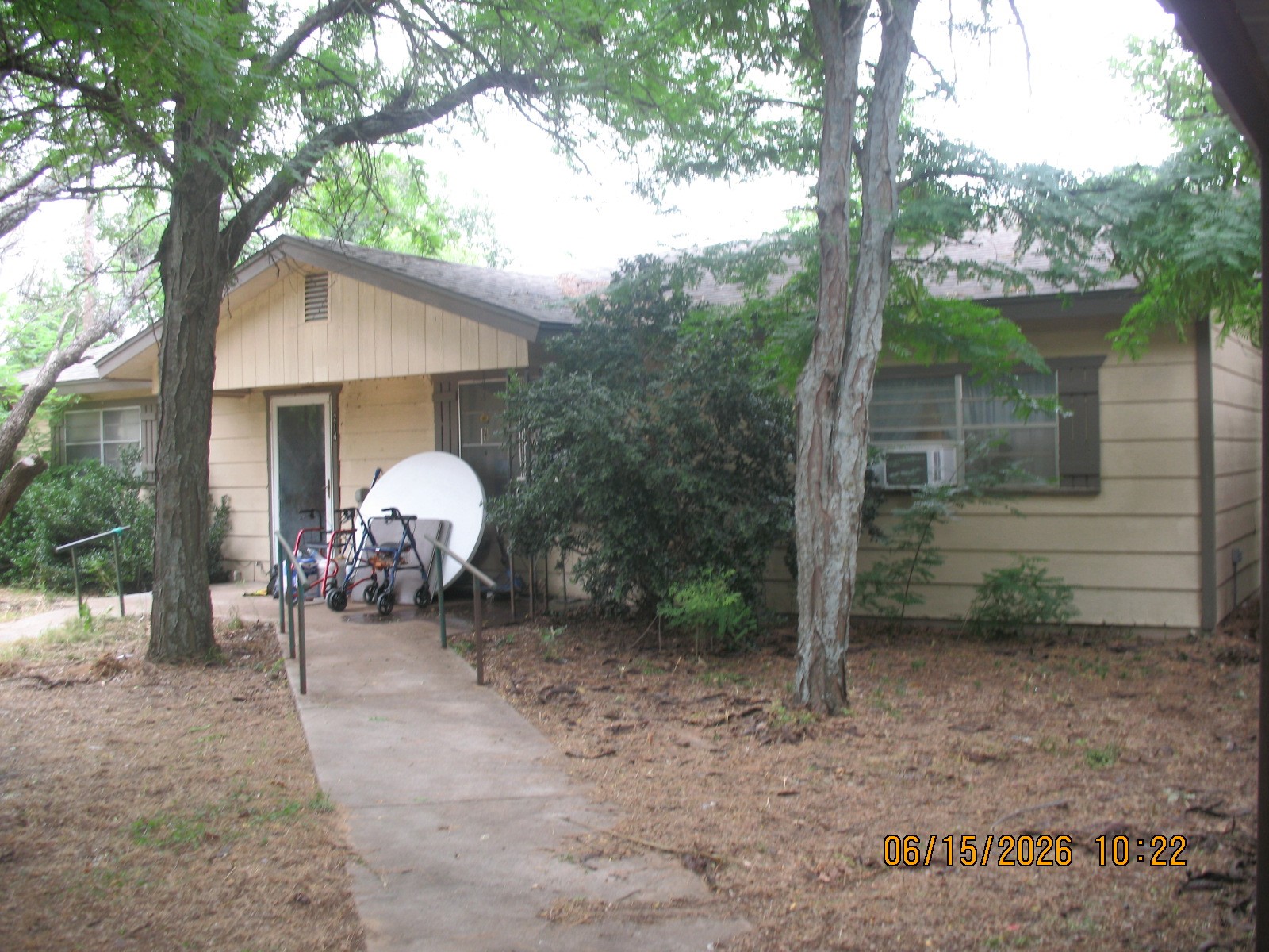214 Southwest Drive — photo