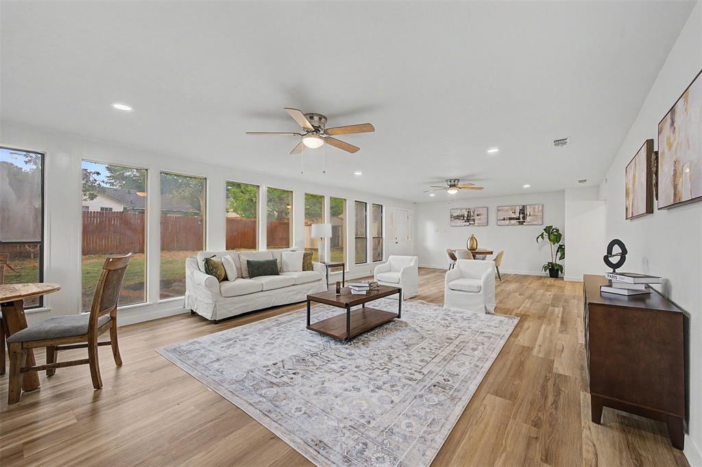 7205 Ellis Road — photo