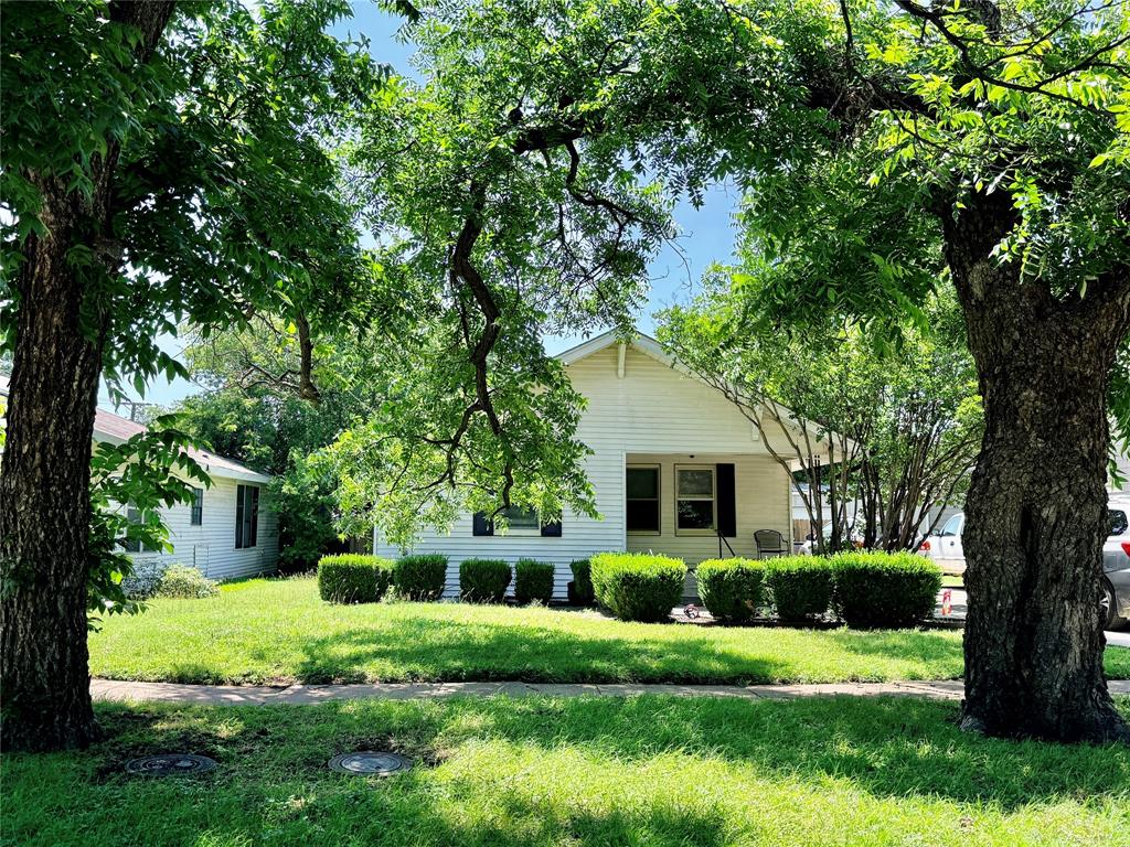 922 Plum Street — photo