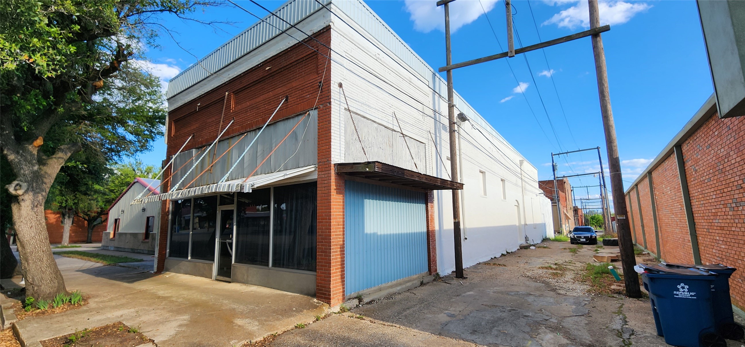 108 E Commerce, Mexia, TX 76667 — photo 2