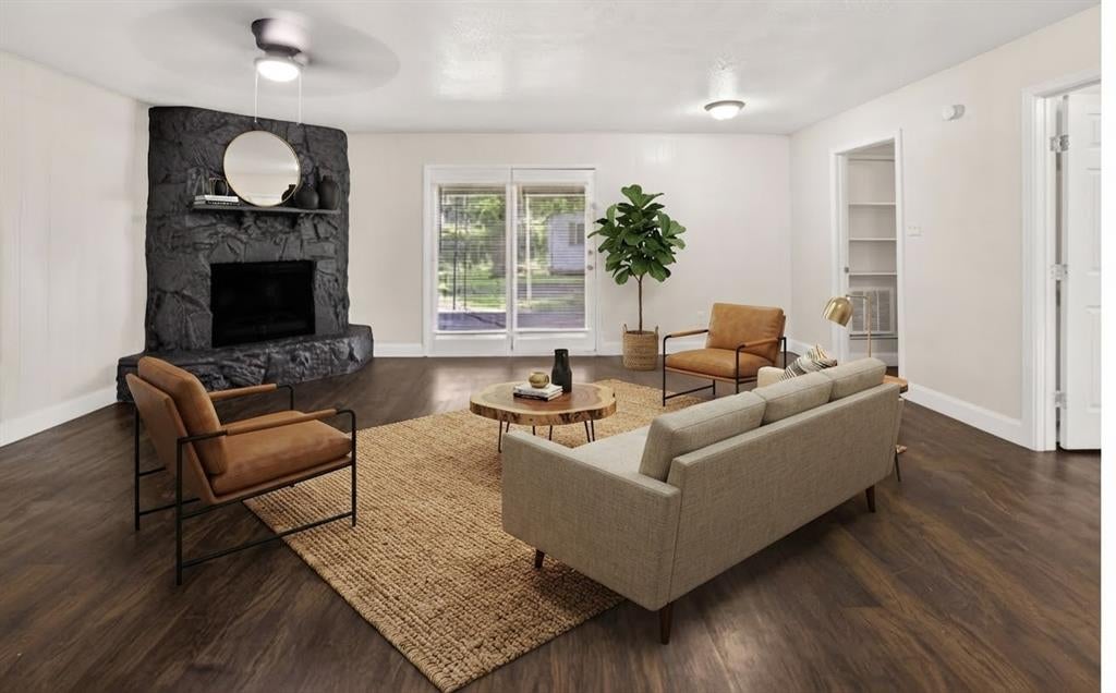 15131 Oakwood Lane — photo