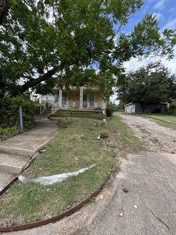 1712 Effie Street — photo