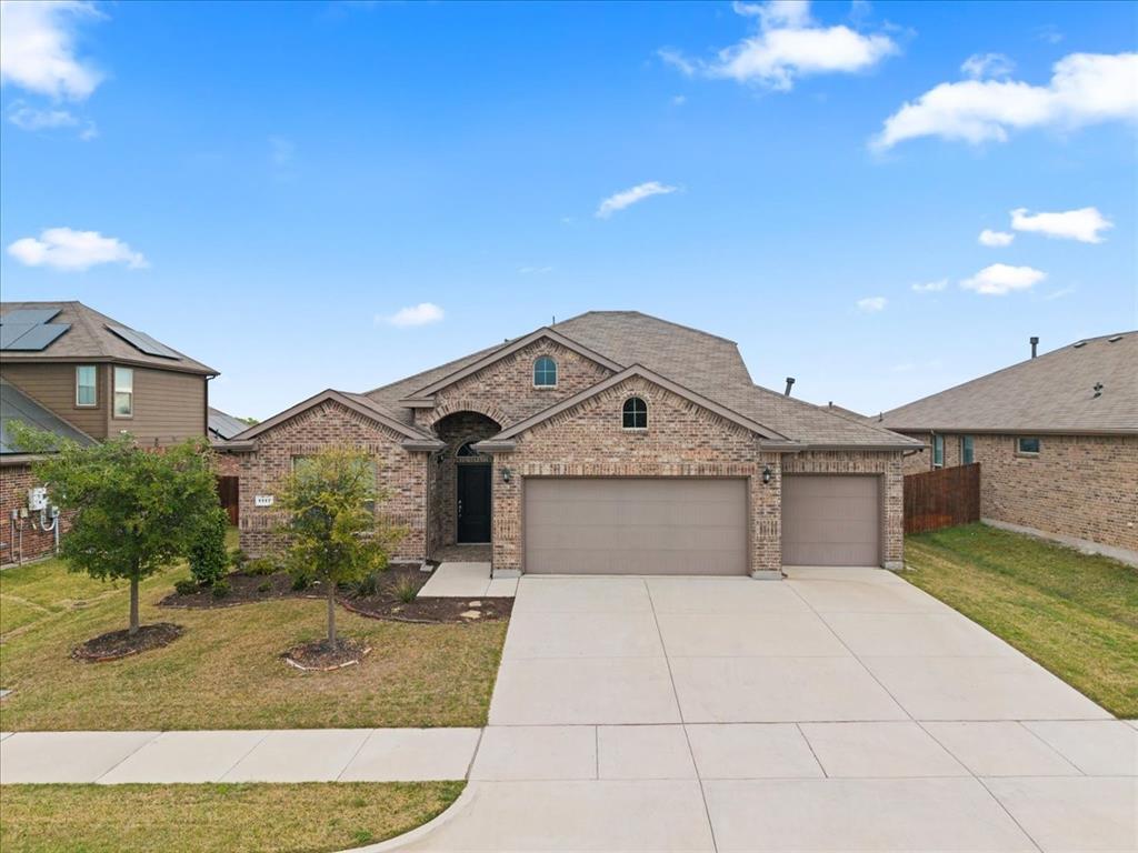 1117 Scotney Lane — photo