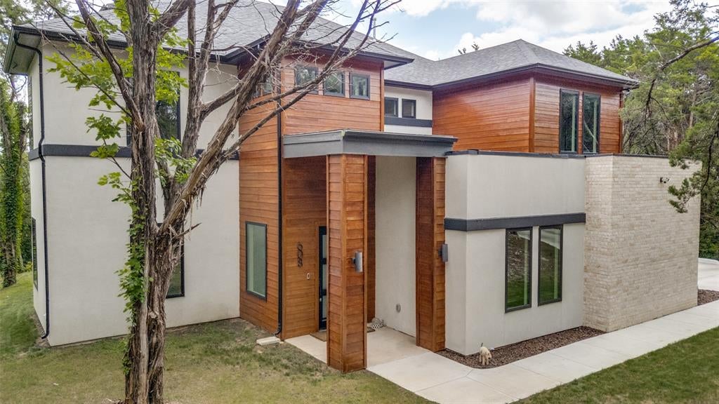 608 Redbud Court — photo