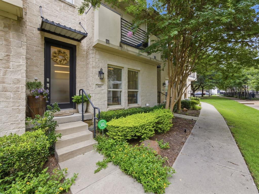 7333 Valley View Lane 305 — photo
