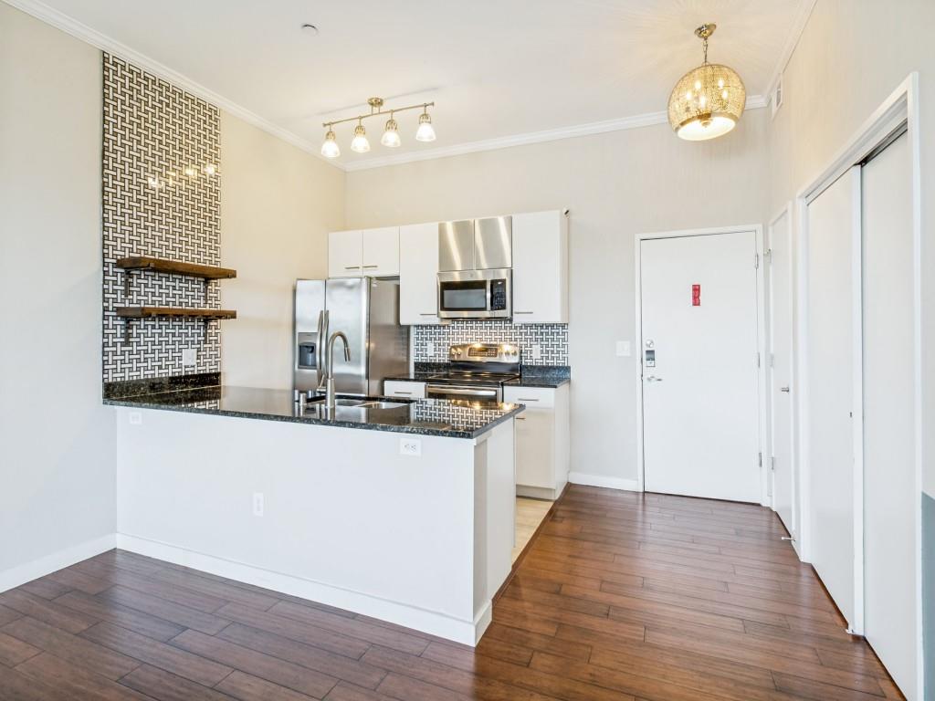 3025 Bryan Street 3E — photo