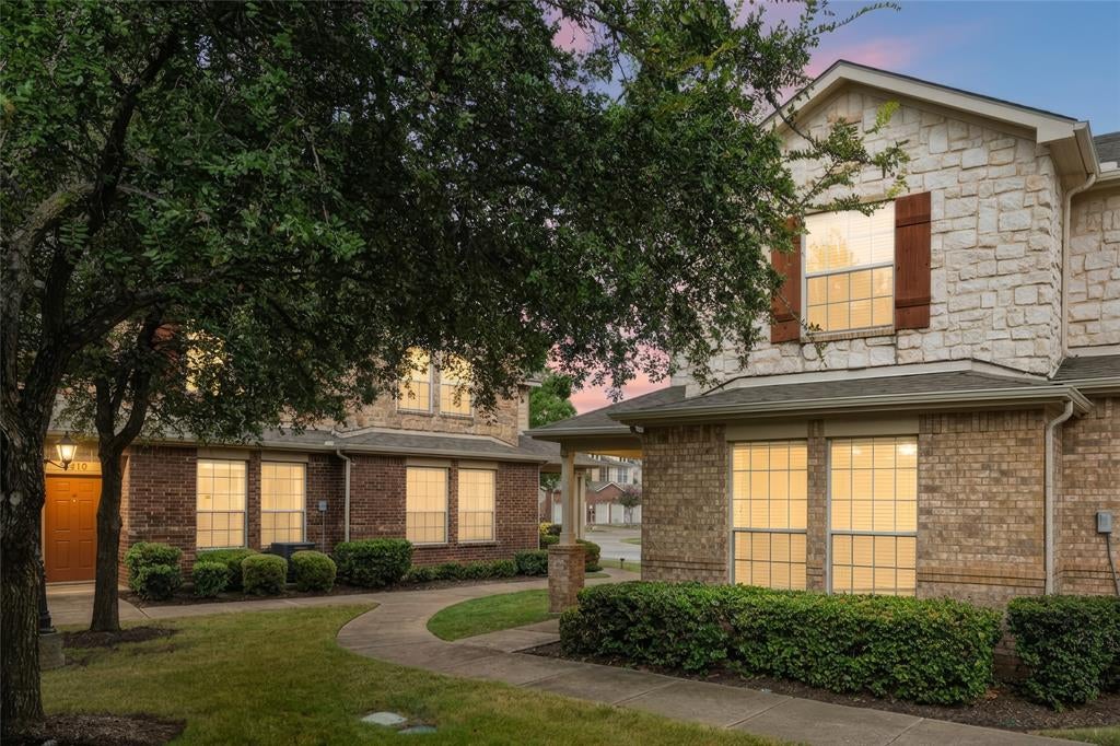 2722 Hyde Park Drive — photo