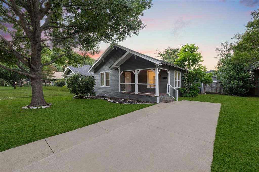 5311 Willis Avenue — photo