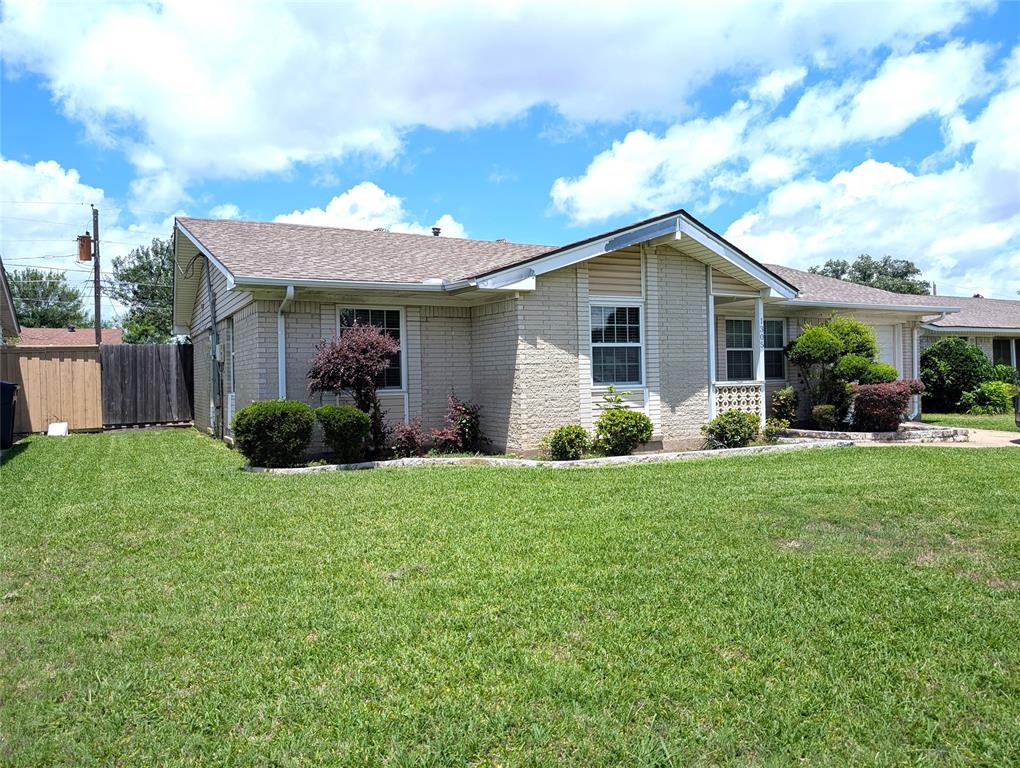 1305 Glenville Drive — photo