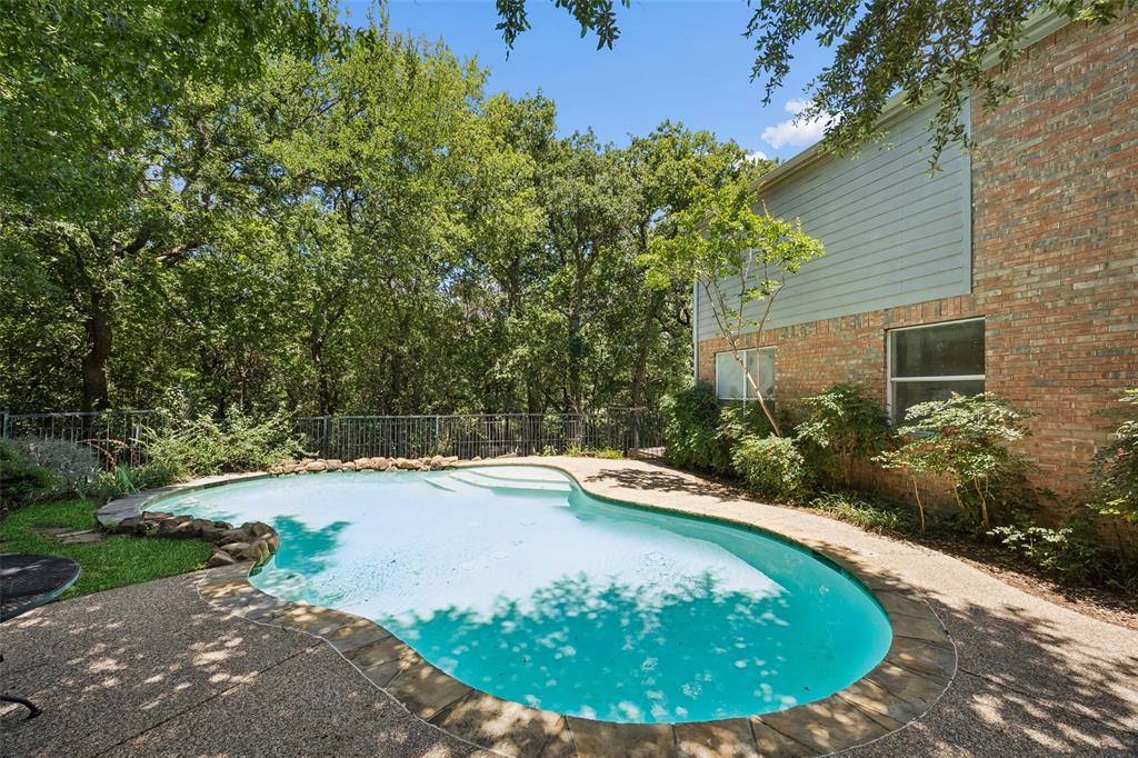 2401 Pinehurst Court — photo