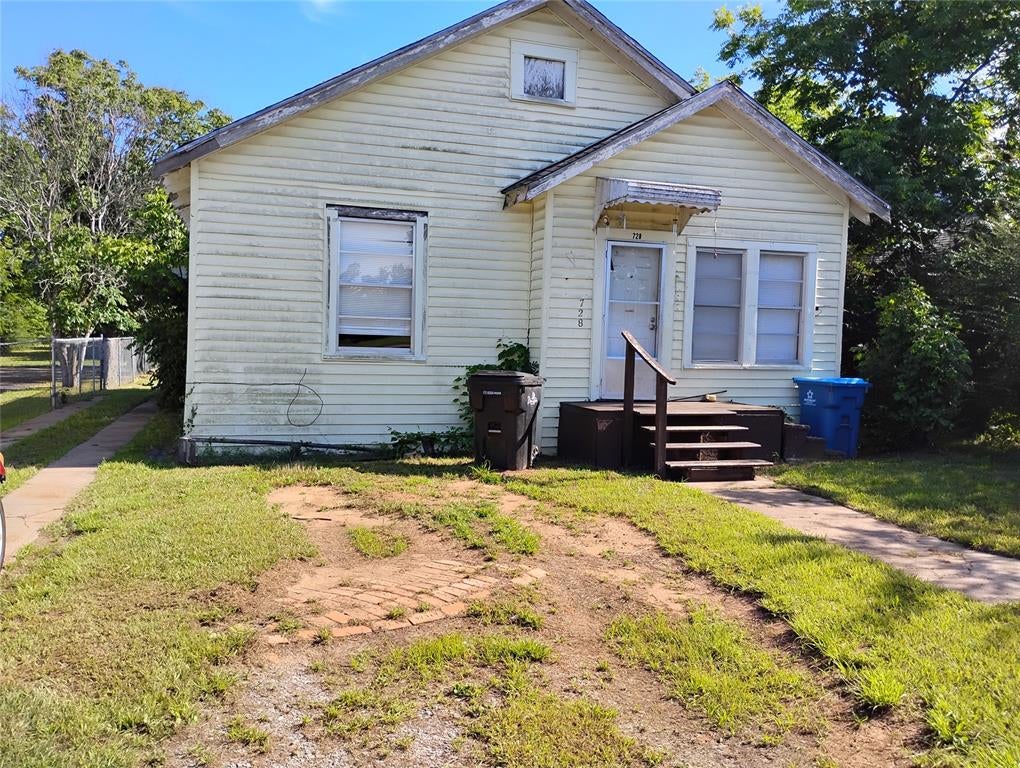 728 W Elm Street — photo