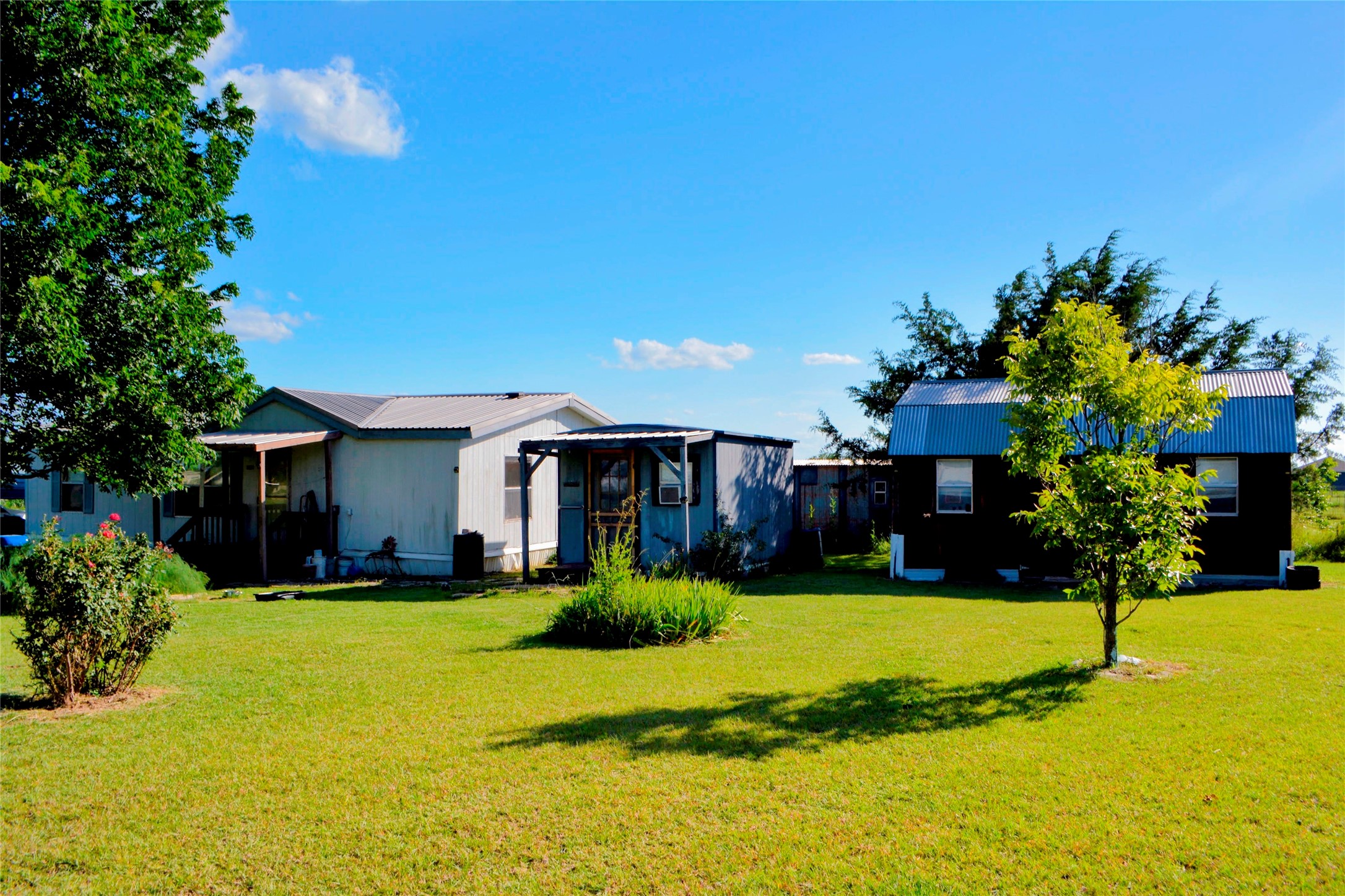 2202 Eagle Court — photo