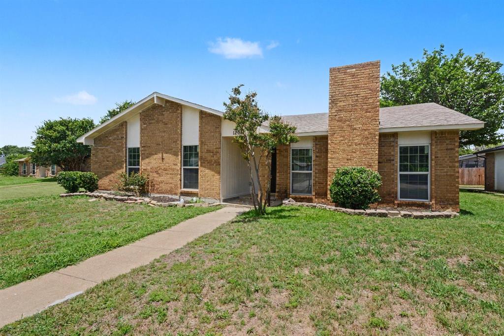 1205 Crestwood Court — photo