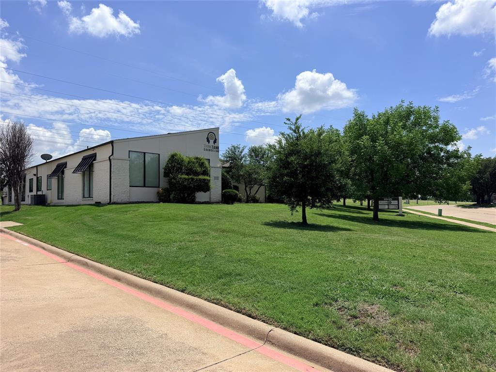 5228 Village Creek Drive 100 — photo