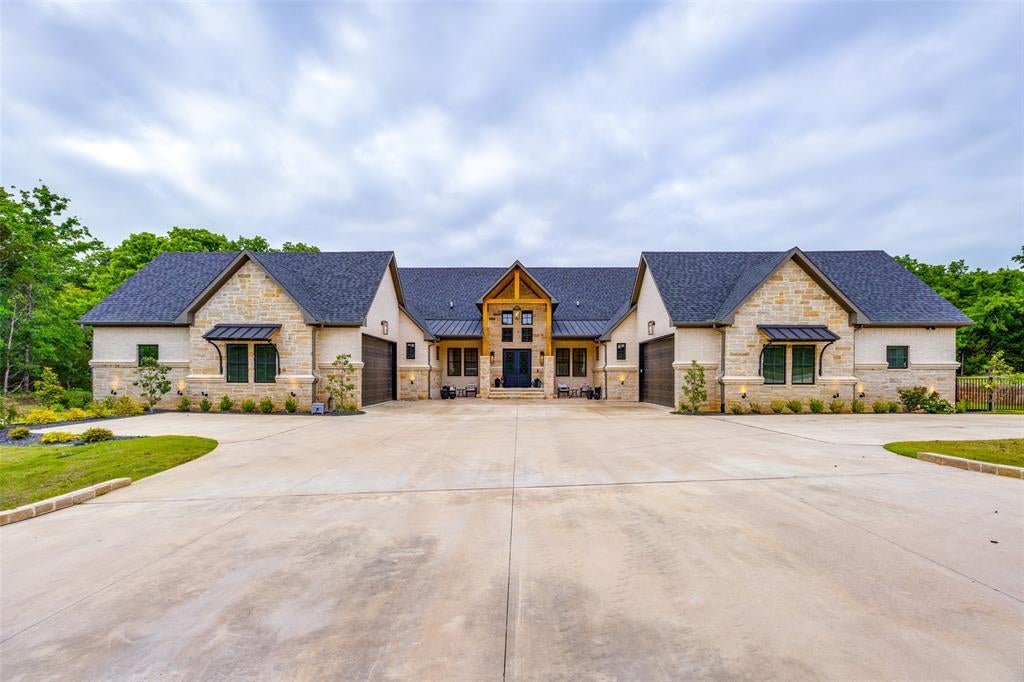 704 Palisades Drive — photo