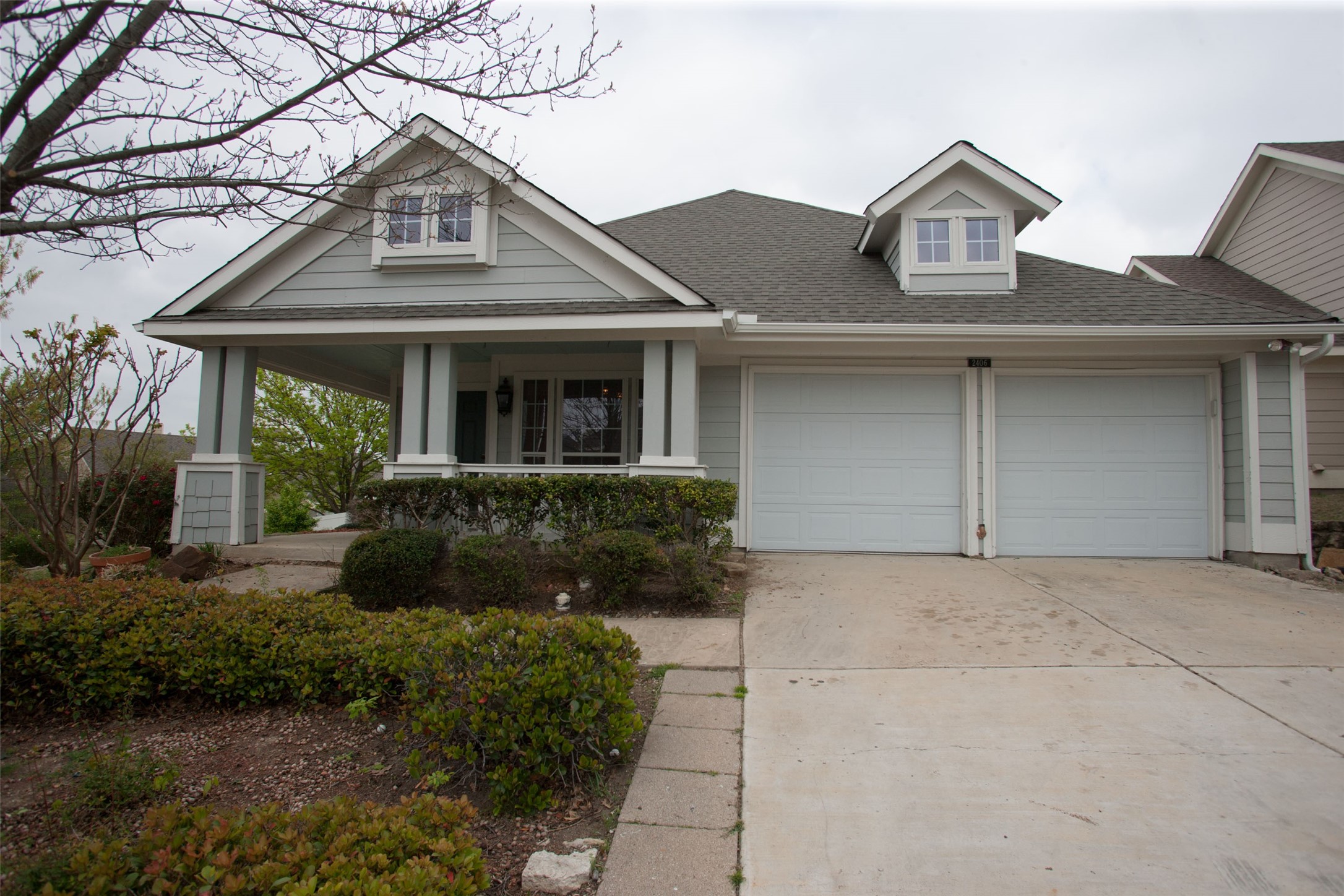 2406 Hillside Drive — photo