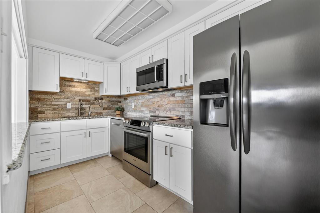 6211 W Northwest Highway G312 — photo