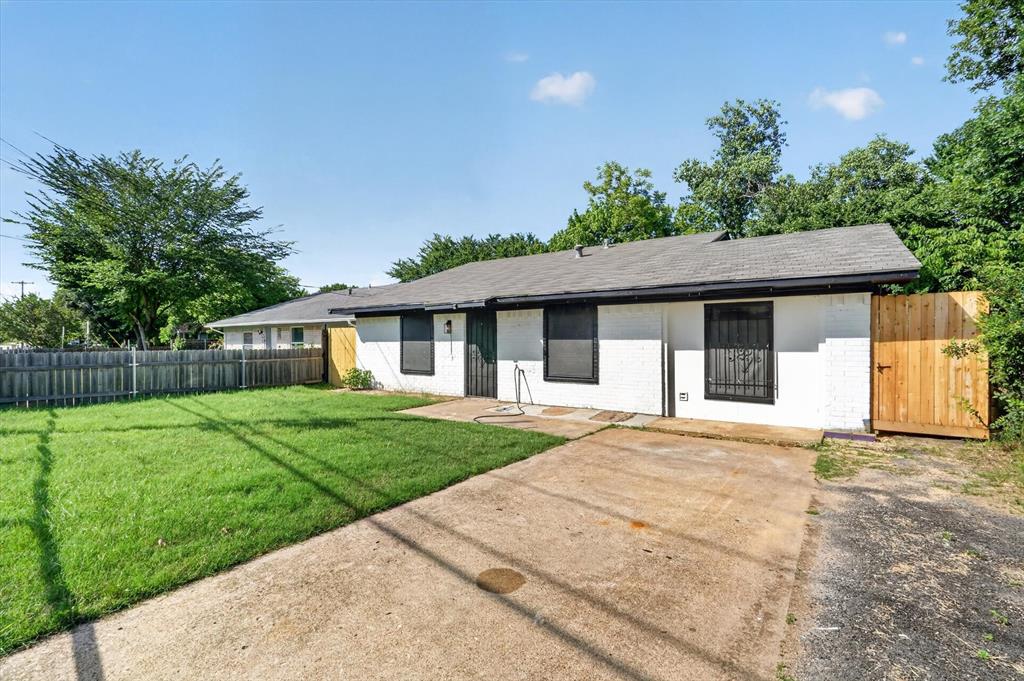 12415 Kleberg Road — photo