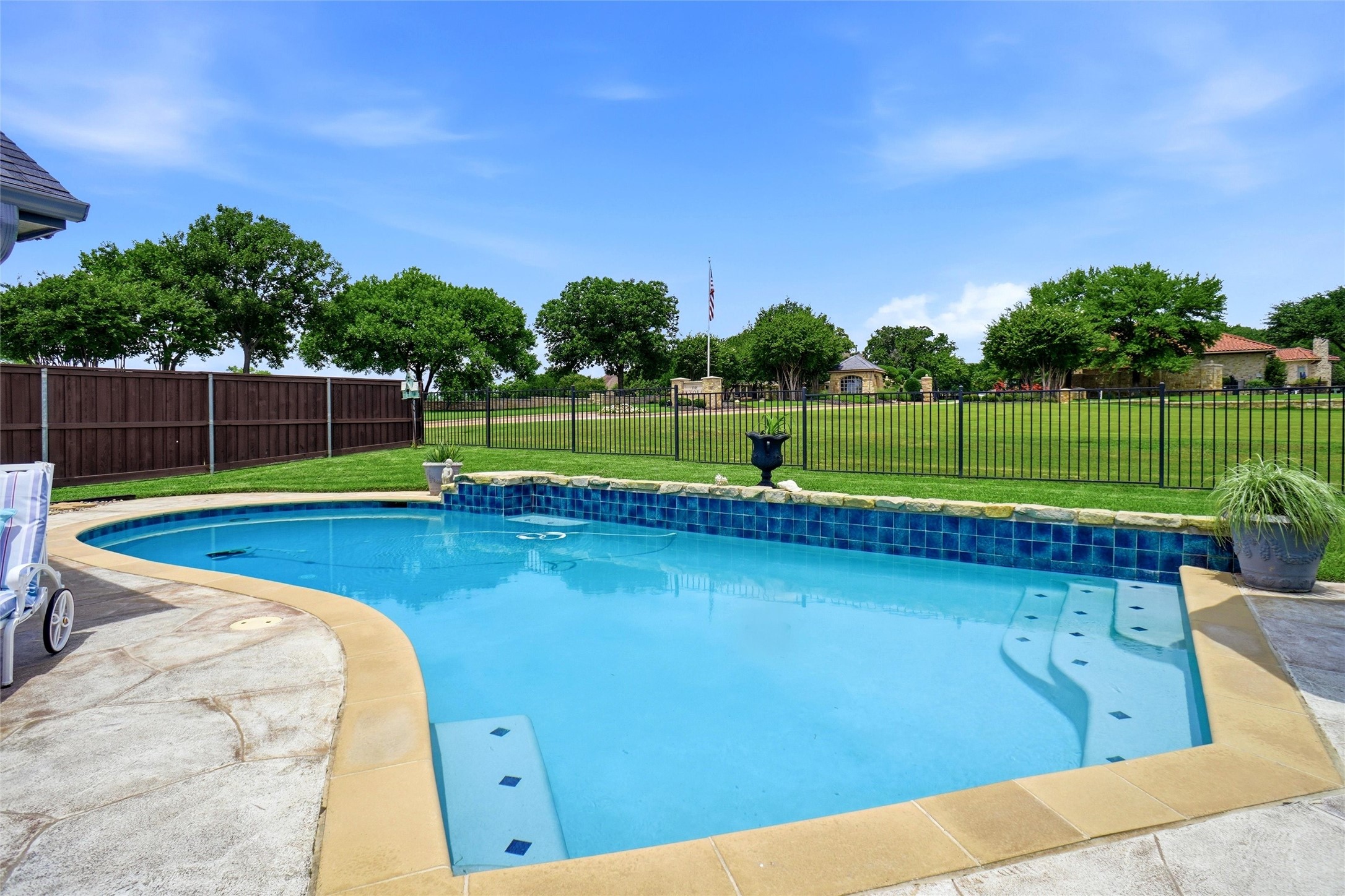 562 Timber Ridge Drive, Trophy Club, TX 76262 — photo 2
