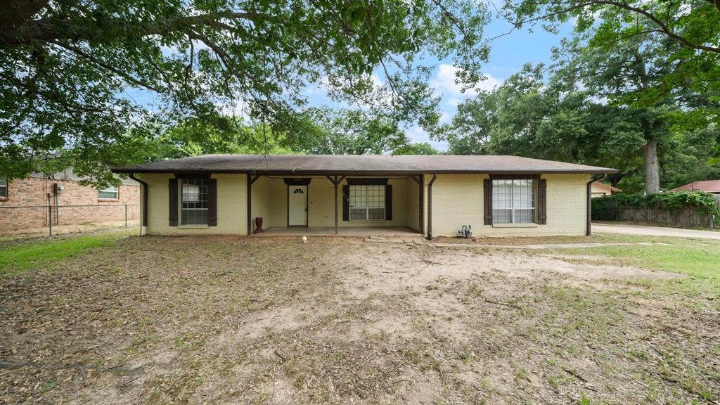 519 Malibu Drive — photo