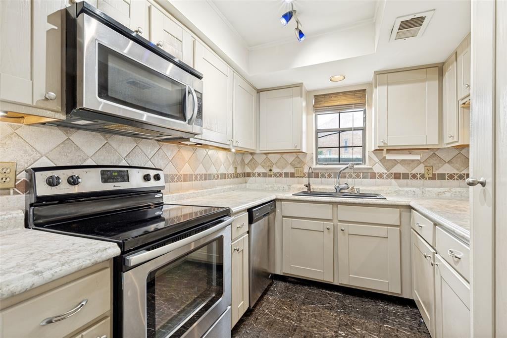 3635 Garden Brook Drive 14100 — photo