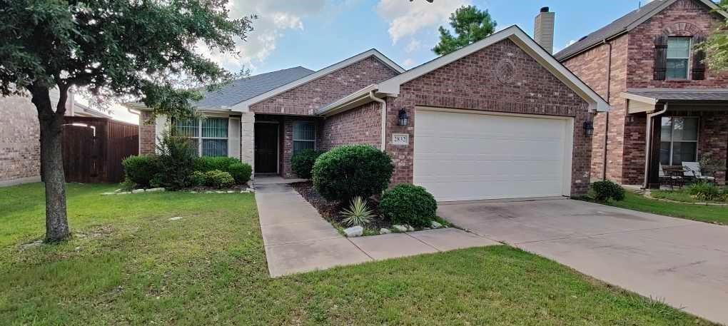 2832 Cresent Lake Drive — photo