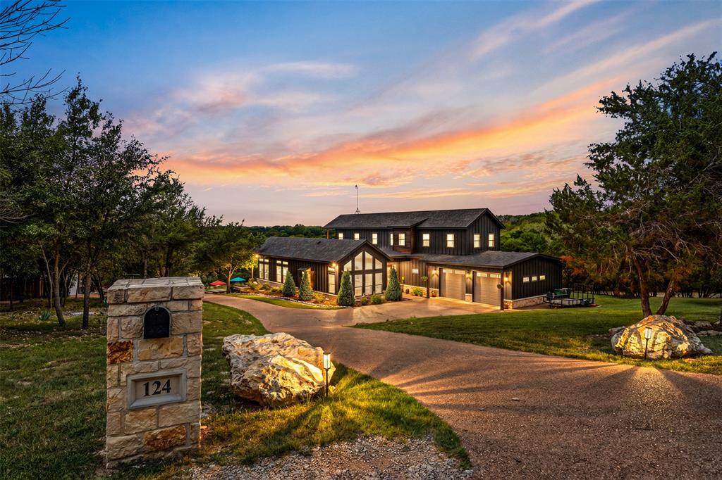 124 Bluffview Circle — photo