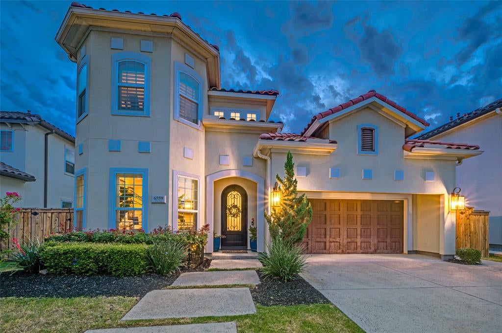 6559 Titus Lane — photo