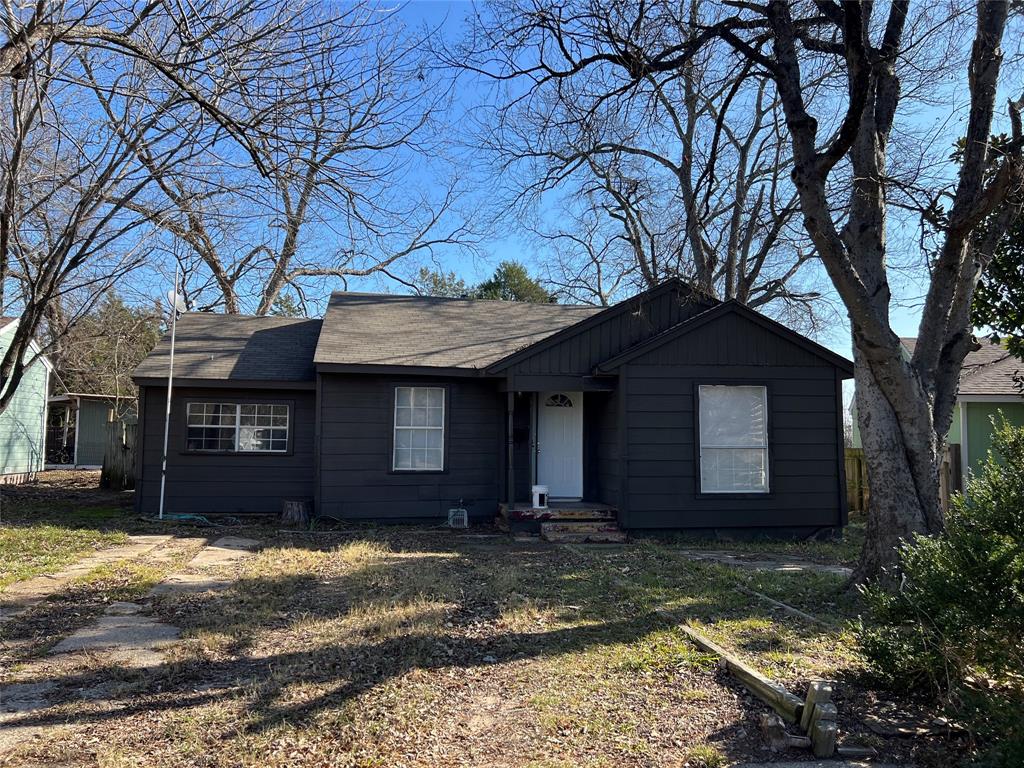 1104 Bell Drive — photo