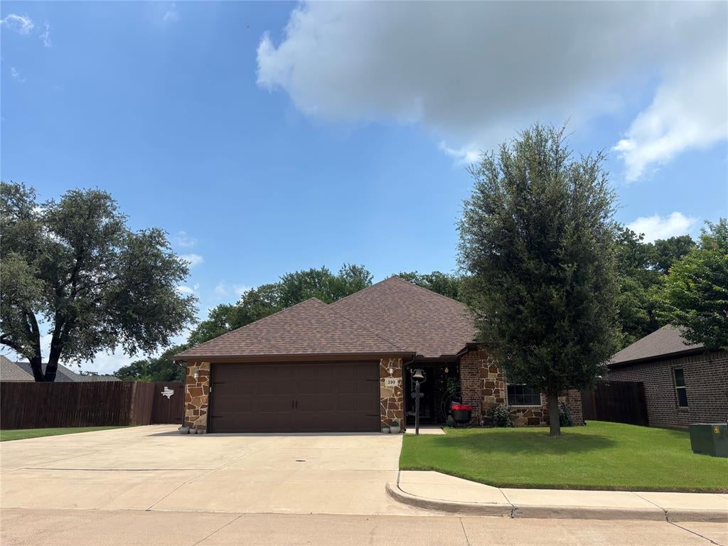 310 Donna Circle — photo