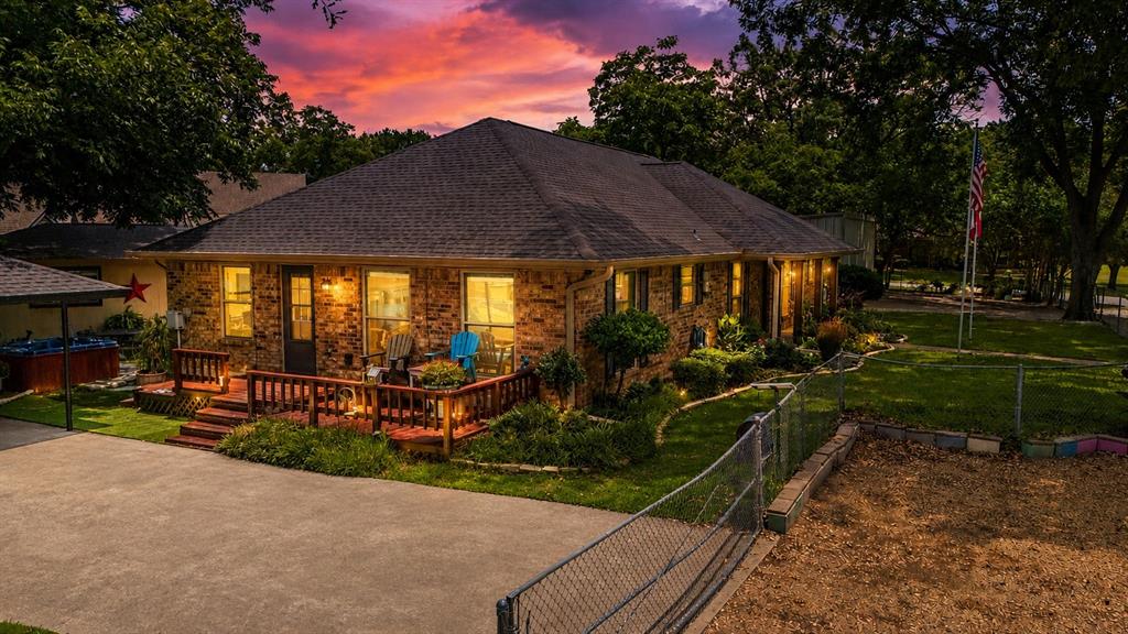 102 Misty Glen Circle — photo