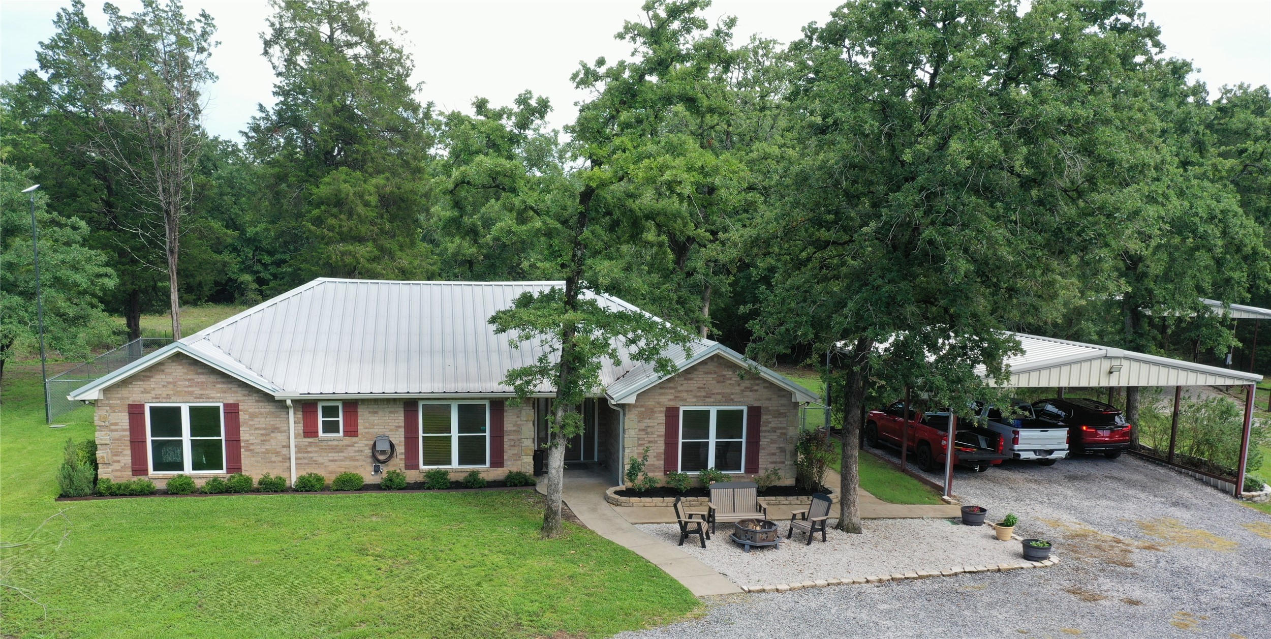 109 Private Road 916 — photo