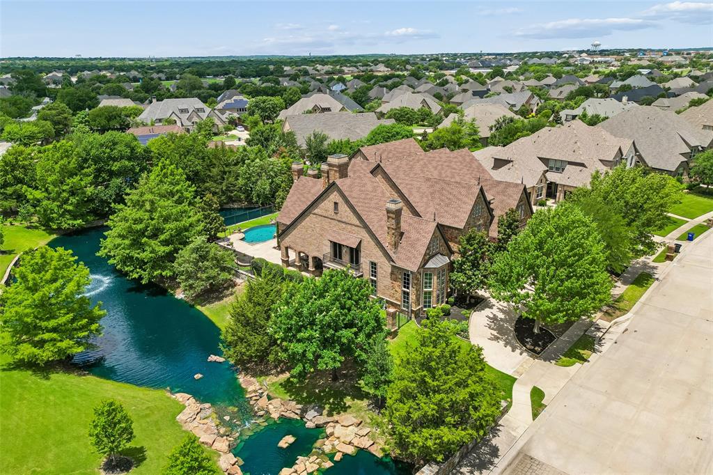 5804 Chalford Common — photo
