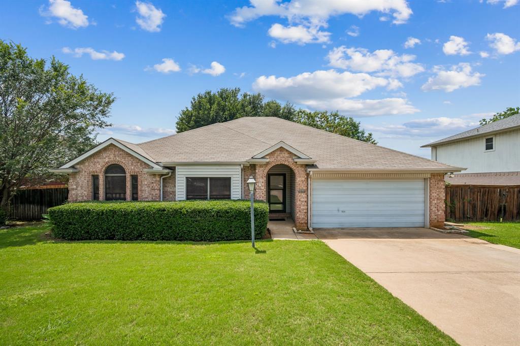 2612 Fountainview Drive — photo